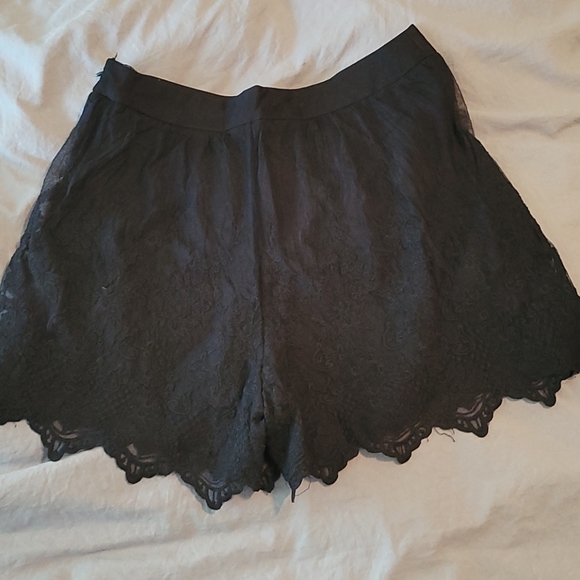 Ambiance lacy black shorts Size M - Picture 2 of 3